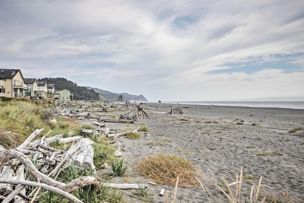 Quiet Waterfront Escape With Hot Tub And Beach Access! Gold Beach Extérieur photo