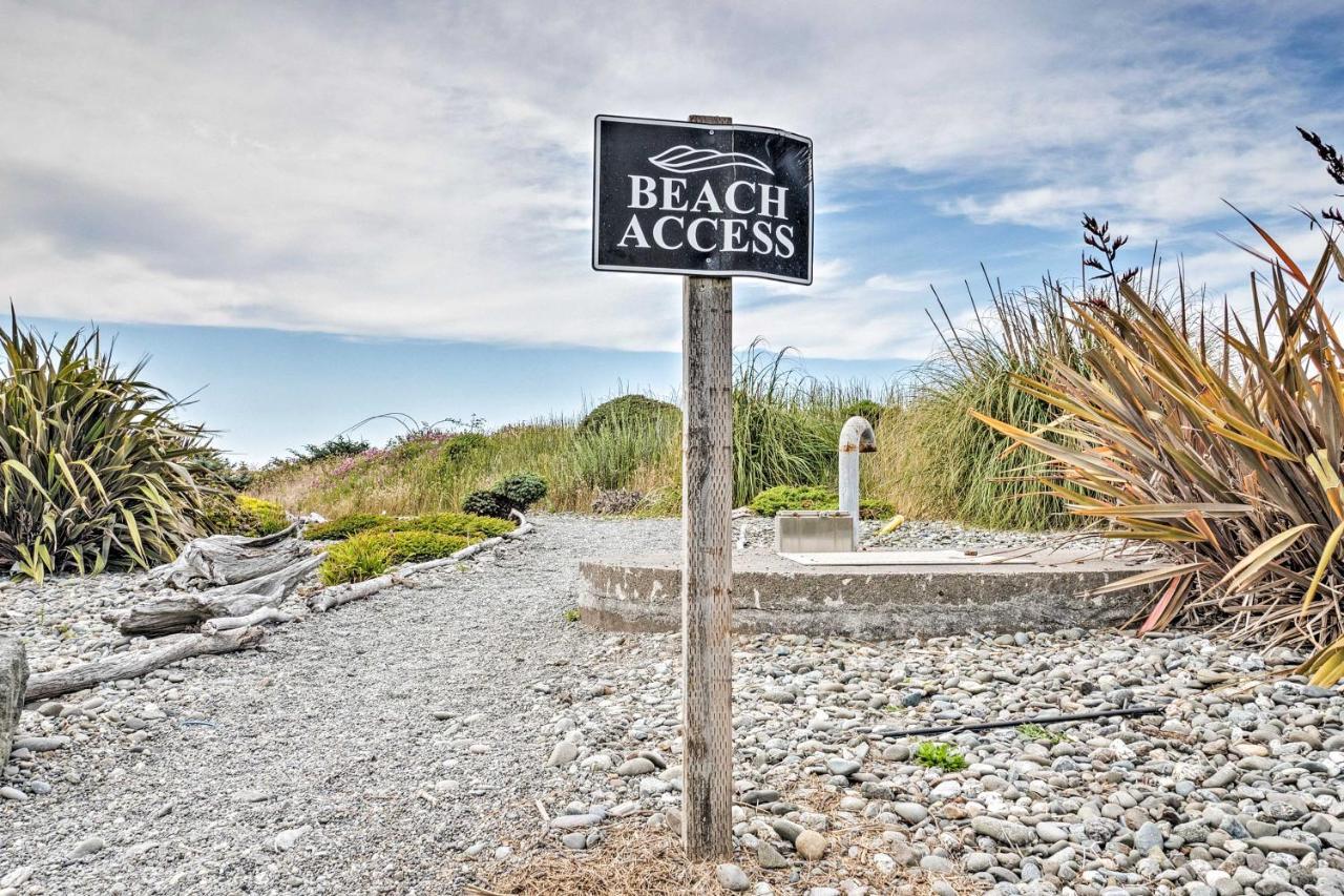 Quiet Waterfront Escape With Hot Tub And Beach Access! Gold Beach Extérieur photo