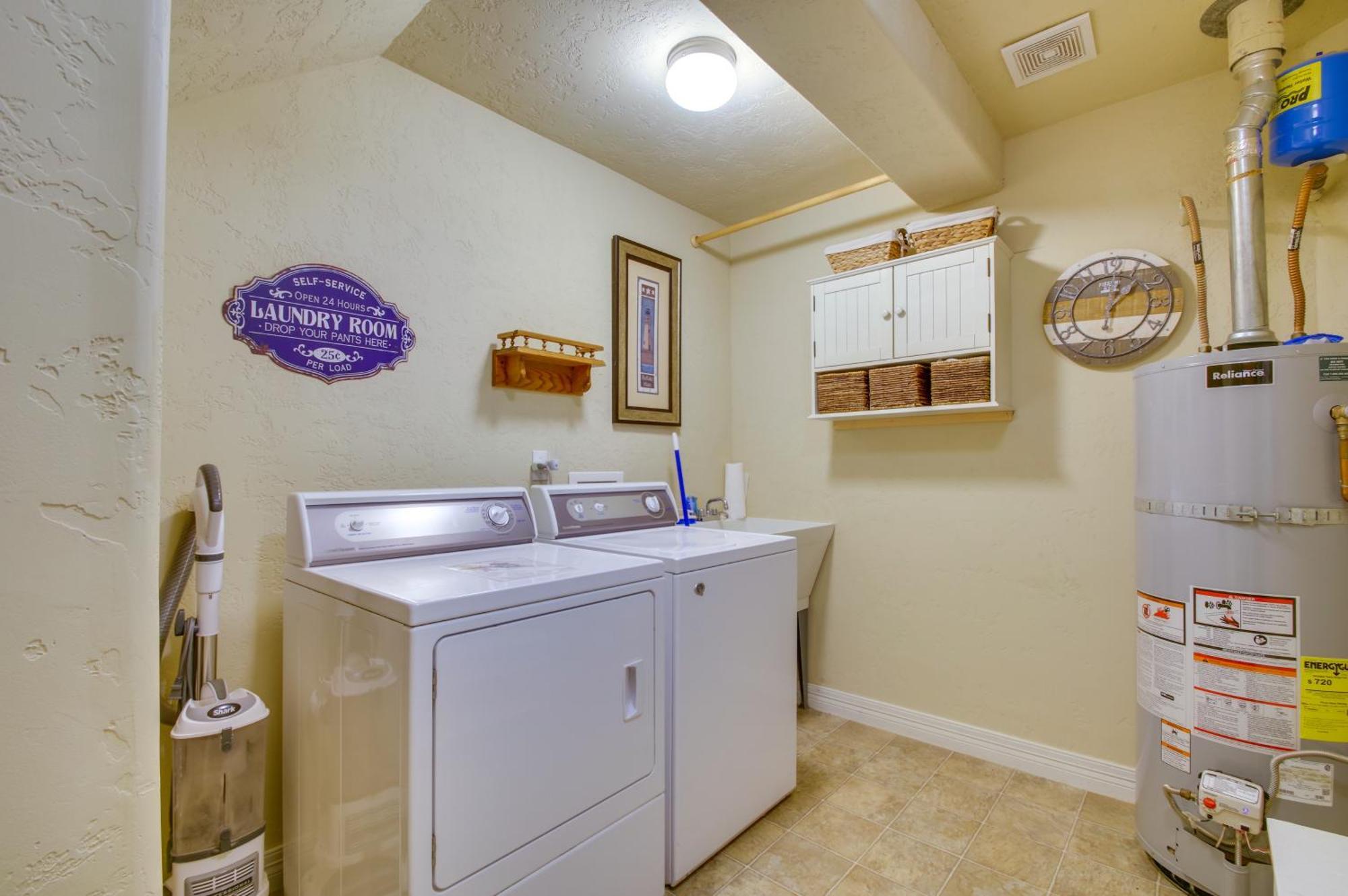 Quiet Waterfront Escape With Hot Tub And Beach Access! Gold Beach Extérieur photo