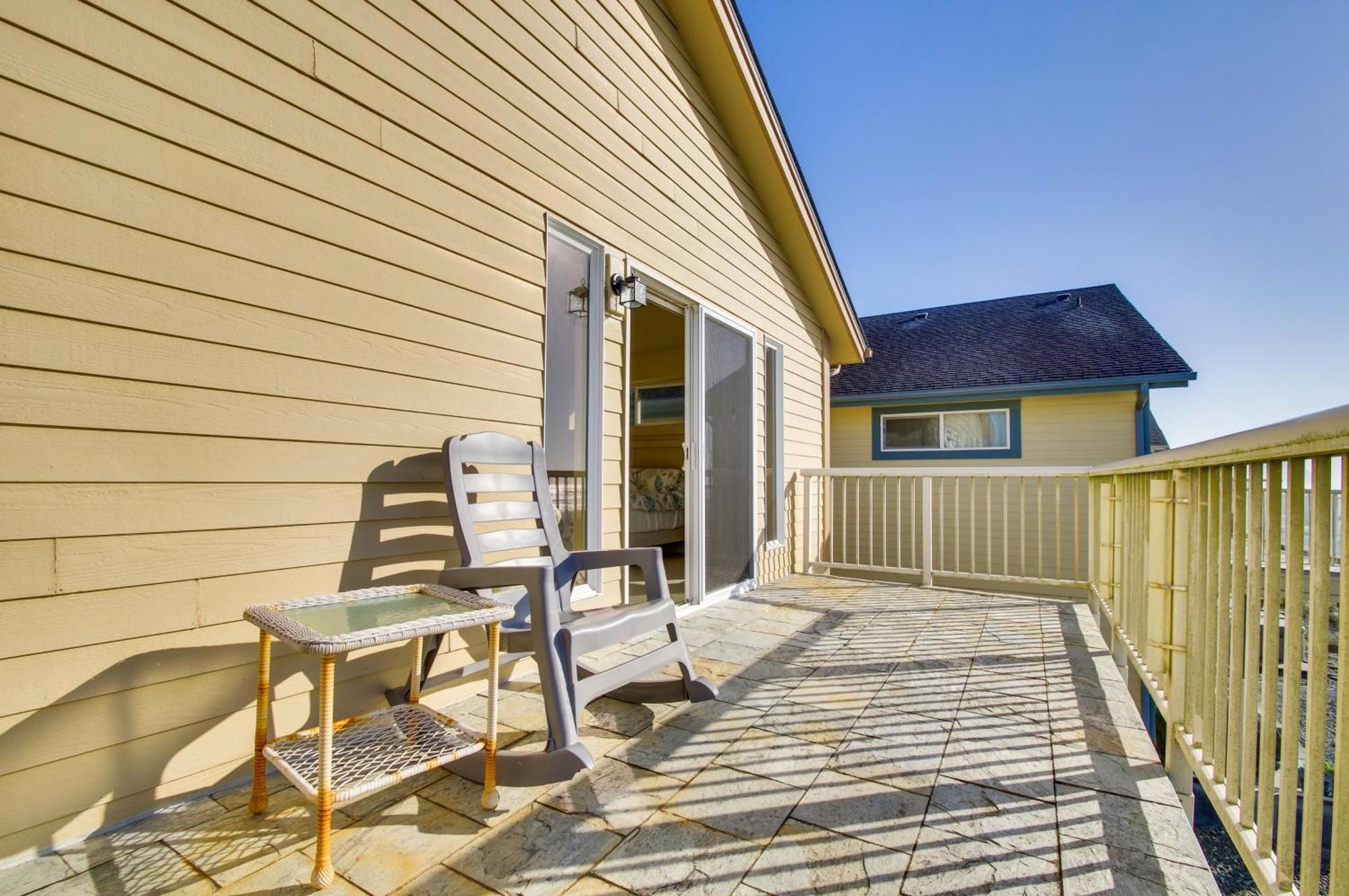 Quiet Waterfront Escape With Hot Tub And Beach Access! Gold Beach Extérieur photo